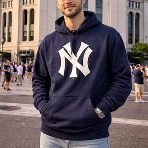 Fanatics NY Yankees Navy Hoodie size Large
